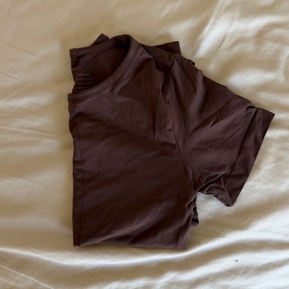 skims cocoa seamless smoothing tee - Picture 3 of 3